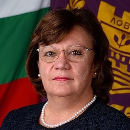 Корнелия Маринова