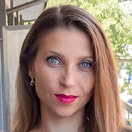 Искра Михайлова