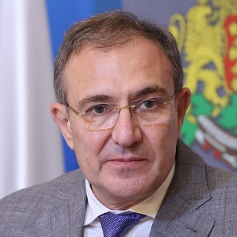 Борислав Гуцанов